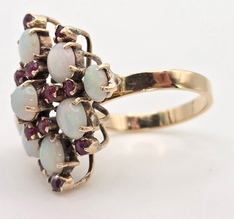 6466: Vintage:18ct Gold 9 Opals 14 Garnets Geometric Cocktail Ring