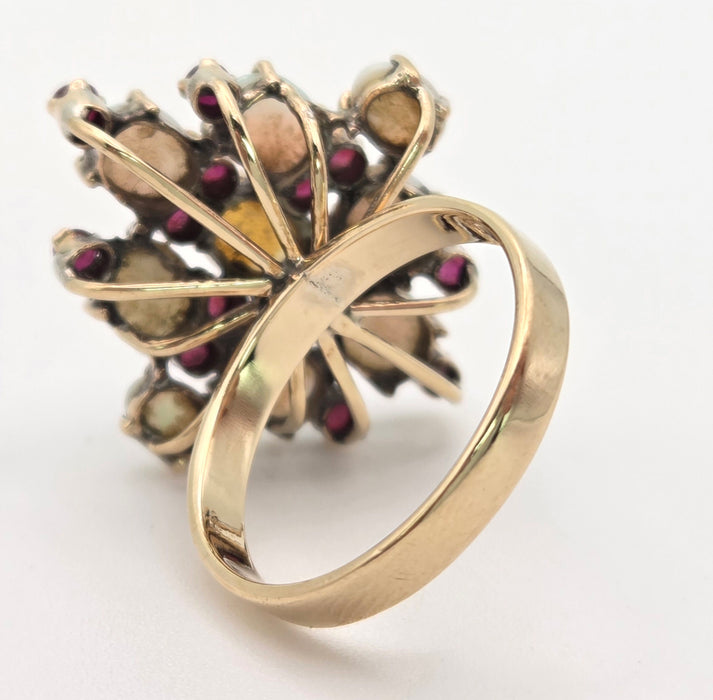 6466: Vintage:18ct Gold 9 Opals 14 Garnets Geometric Cocktail Ring