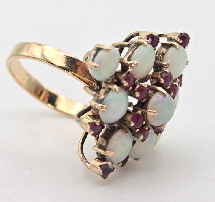 6466: Vintage:18ct Gold 9 Opals 14 Garnets Geometric Cocktail Ring