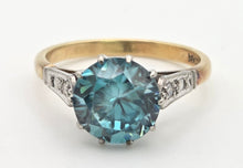 Load image into Gallery viewer, 2248 Vintage 18ct Gold Round Cut Blue Zircon (4.25ct)  Diamonds 3-Stone Ring
