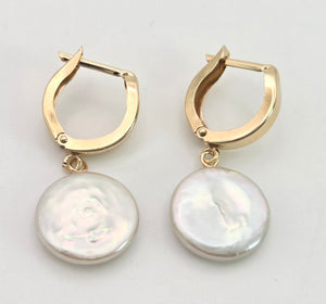 2256 Vintage: 14ct Gold Mother of Pearl Disc Clipped Stud Earrings