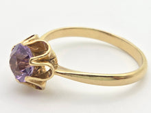 Load image into Gallery viewer, Vintage: Rare 18ct Gold Lilac Sapphire Single Stone Ring
