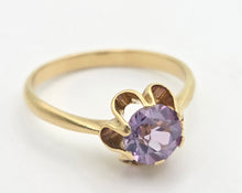 Load image into Gallery viewer, Vintage: Rare 18ct Gold Lilac Sapphire Single Stone Ring
