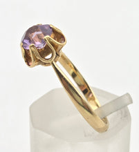 Load image into Gallery viewer, Vintage: Rare 18ct Gold Lilac Sapphire Single Stone Ring
