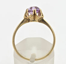 Load image into Gallery viewer, Vintage: Rare 18ct Gold Lilac Sapphire Single Stone Ring
