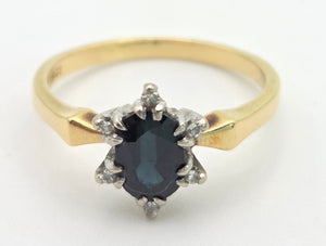Vintage:18ct Gold Australian Blue Sapphire 6 Diamonds Cluster Ring