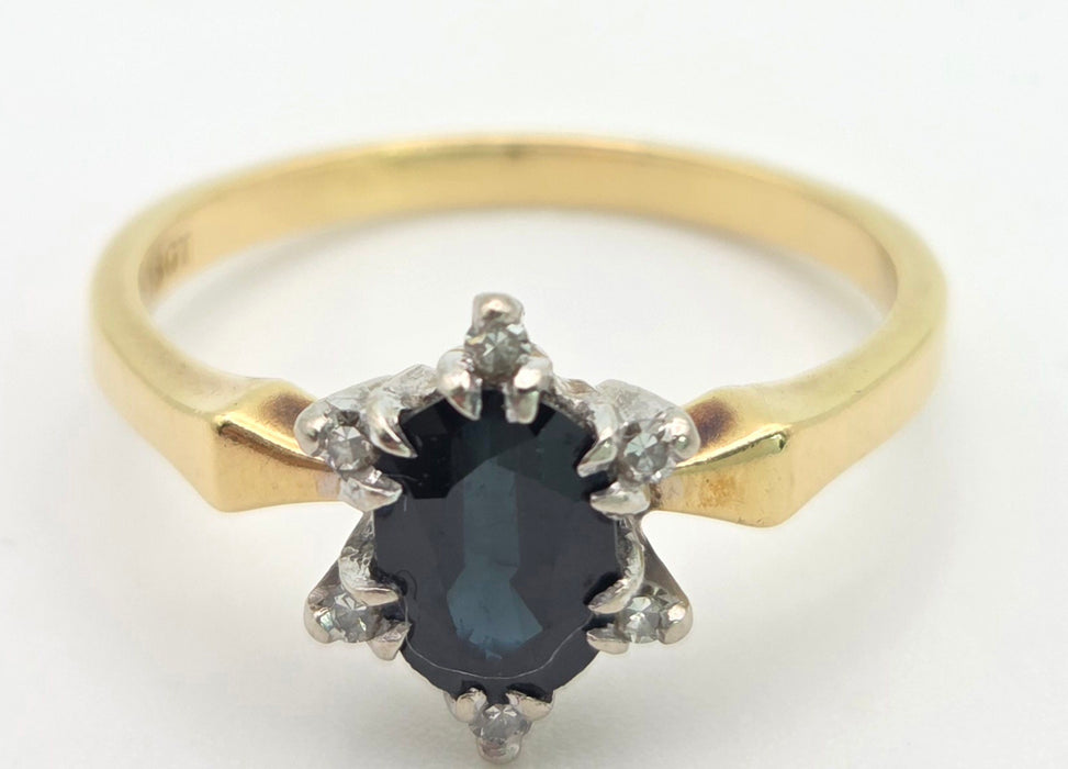 6472 Vintage:18ct Gold Australian Blue Sapphire 6 Diamonds Cluster Ring