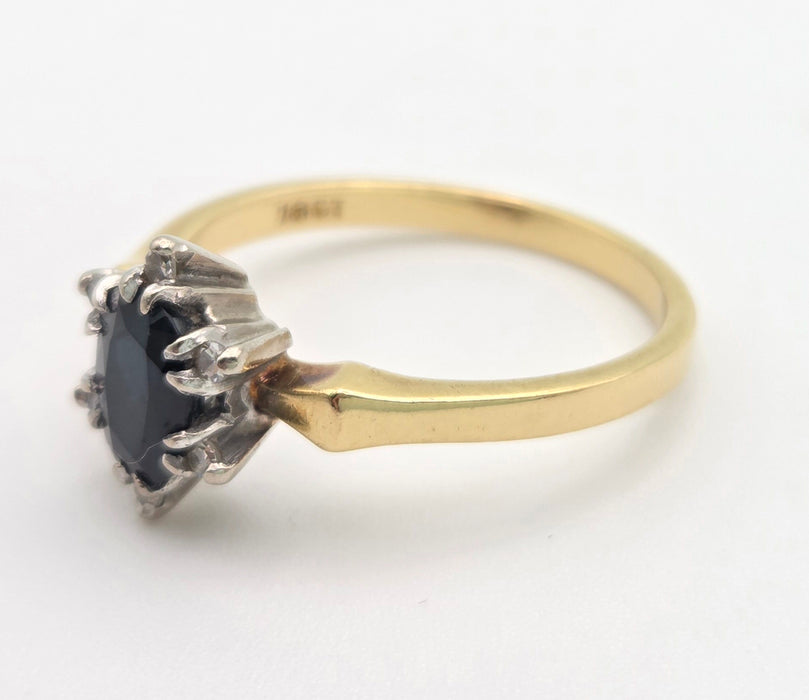 6472 Vintage:18ct Gold Australian Blue Sapphire 6 Diamonds Cluster Ring
