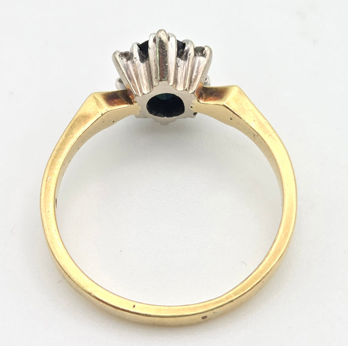 6472 Vintage:18ct Gold Australian Blue Sapphire 6 Diamonds Cluster Ring