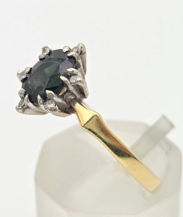 6472 Vintage:18ct Gold Australian Blue Sapphire 6 Diamonds Cluster Ring