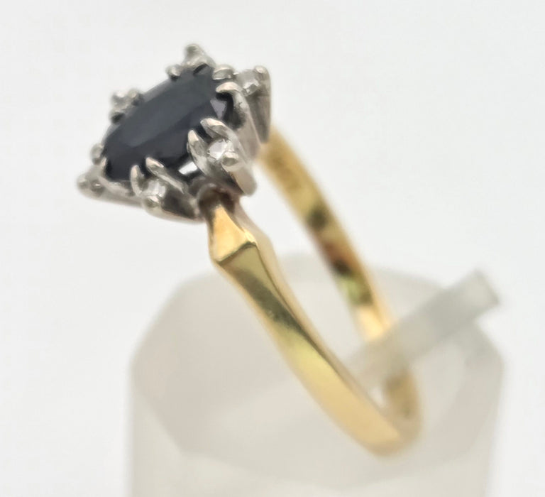 6472 Vintage:18ct Gold Australian Blue Sapphire 6 Diamonds Cluster Ring