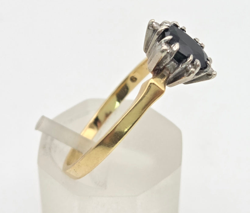 6472 Vintage:18ct Gold Australian Blue Sapphire 6 Diamonds Cluster Ring