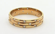 Cargar imagen en el visor de la galería, 2292: Vintage: 18ct Gold 30 Natural Diamonds Studded Band- Elegant lines, super sparkle
