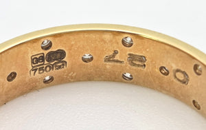 2292: Vintage: 18ct Gold 30 Natural Diamonds Studded Band- Elegant lines, super sparkle