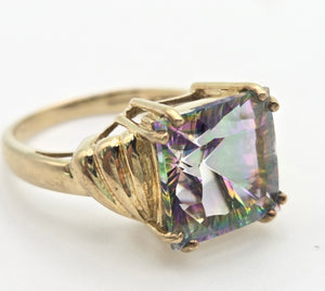 2302: Vintage: 9ct Gold Square Cut Caribbean Topaz Cocktail Ring
