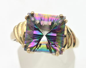 2302: Vintage: 9ct Gold Square Cut Caribbean Topaz Cocktail Ring