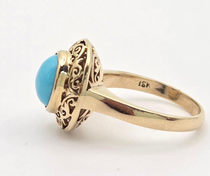 6478  Vintage: 18ct Gold Cabochon Turquoise Dress Ring