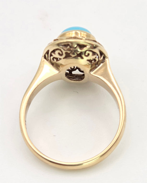 6478  Vintage: 18ct Gold Cabochon Turquoise Dress Ring