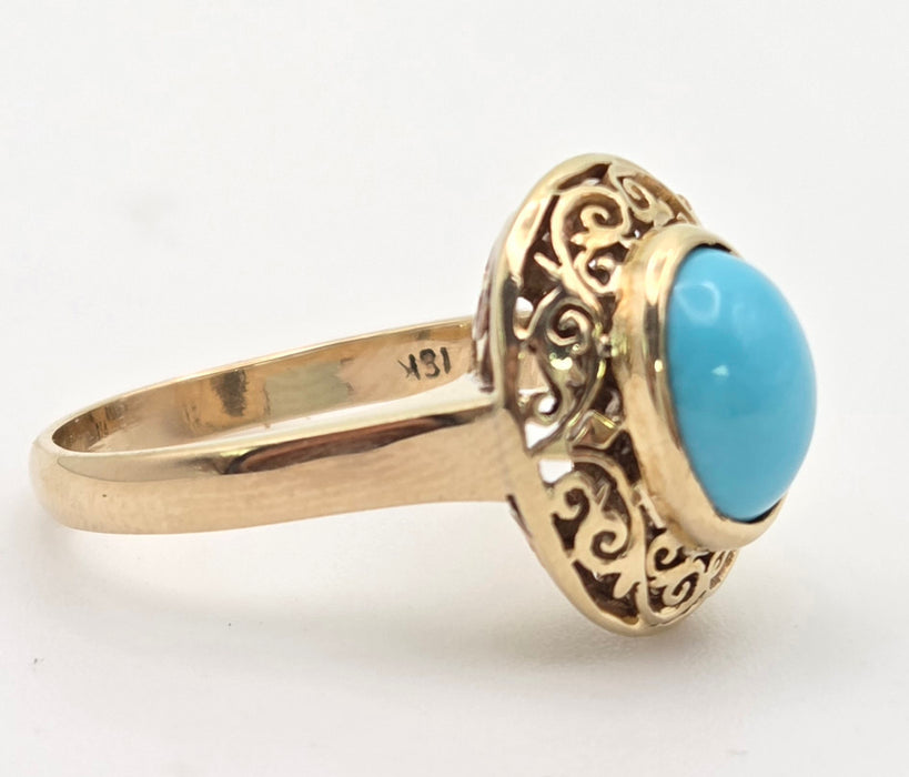 6478  Vintage: 18ct Gold Cabochon Turquoise Dress Ring