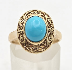 2345: Vintage: 18ct Gold Cabochon Turquoise Dress Ring