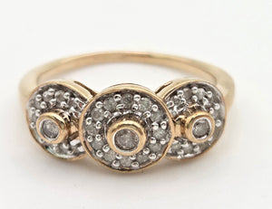 2303: Vintage; 9ct Gold 33 Diamonds Flower Head Trilogy Ring