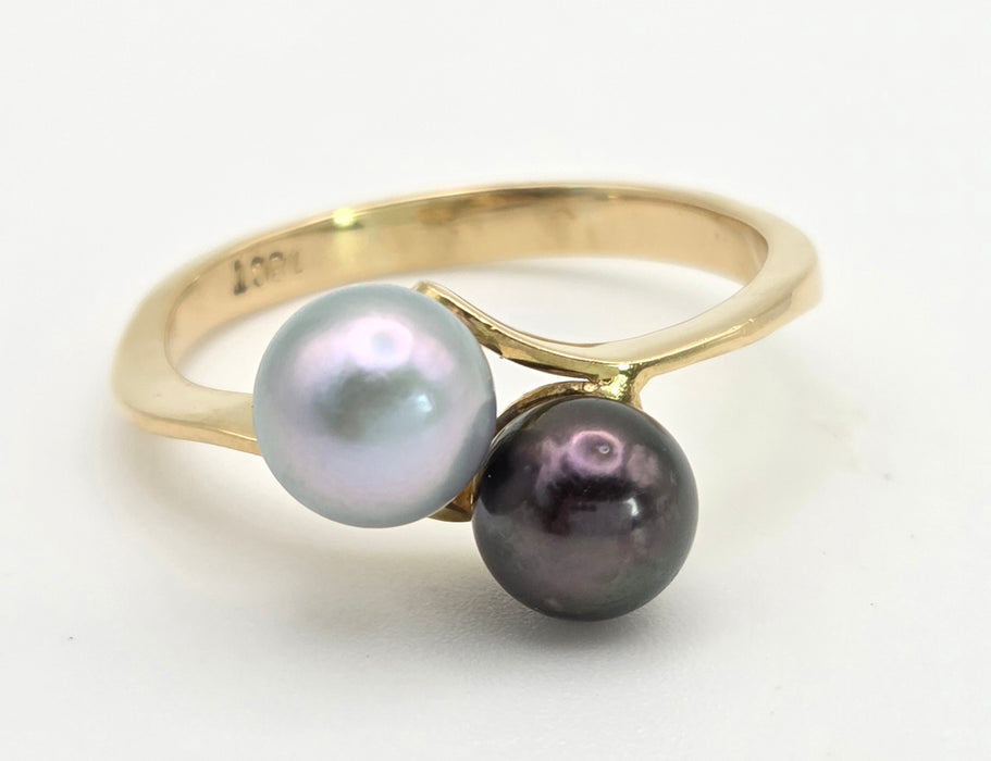 6477 Vintage: 18ct Gold Tahitian Pearls Crossover Ring