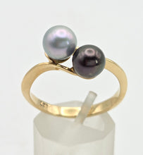 Cargar imagen en el visor de la galería, 2335 Vintage: 18ct Gold Tahitian Pearls Crossover Ring
