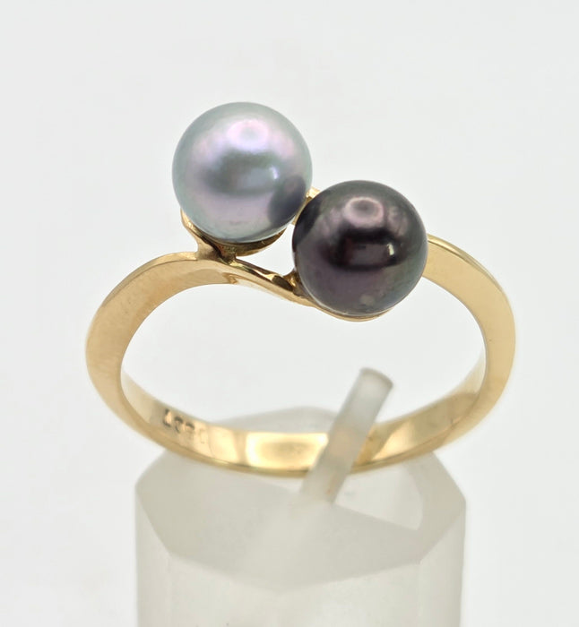 6477 Vintage: 18ct Gold Tahitian Pearls Crossover Ring