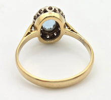 Load image into Gallery viewer, 2338: Vintage: 18ct Gold Blue Aquamarine 12 Diamonds Ring - Platinum setting

