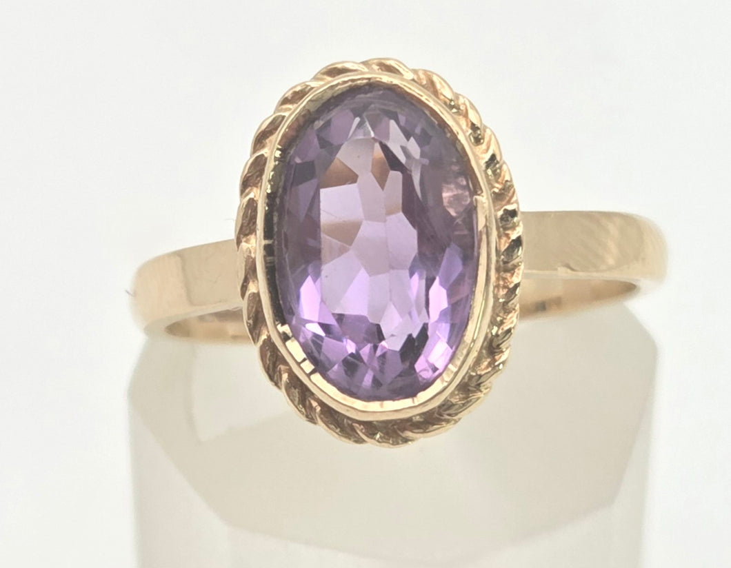 Vintage: 9ct Gold Bezel Set Lilac Amethyst Solitaire Ring- From 1972