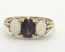 Cargar imagen en el visor de la galería, 2275 Vintage: 9ct Gold Cabochon White Opals Garnet 3-Stone Ring- From 1980
