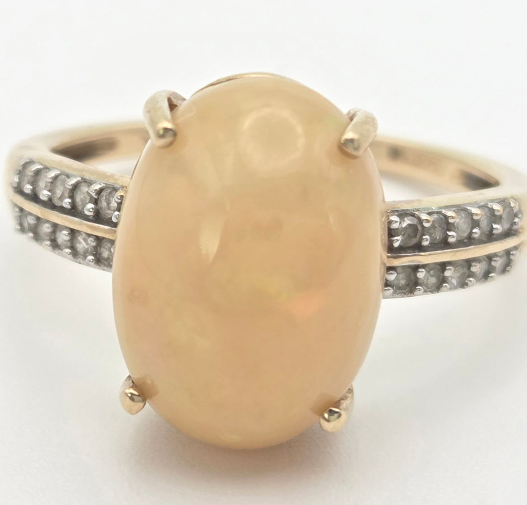2270 Vintage: 9ct Gold Oval cabochon White Opal 20 Natural Diamonds Cocktail Ring