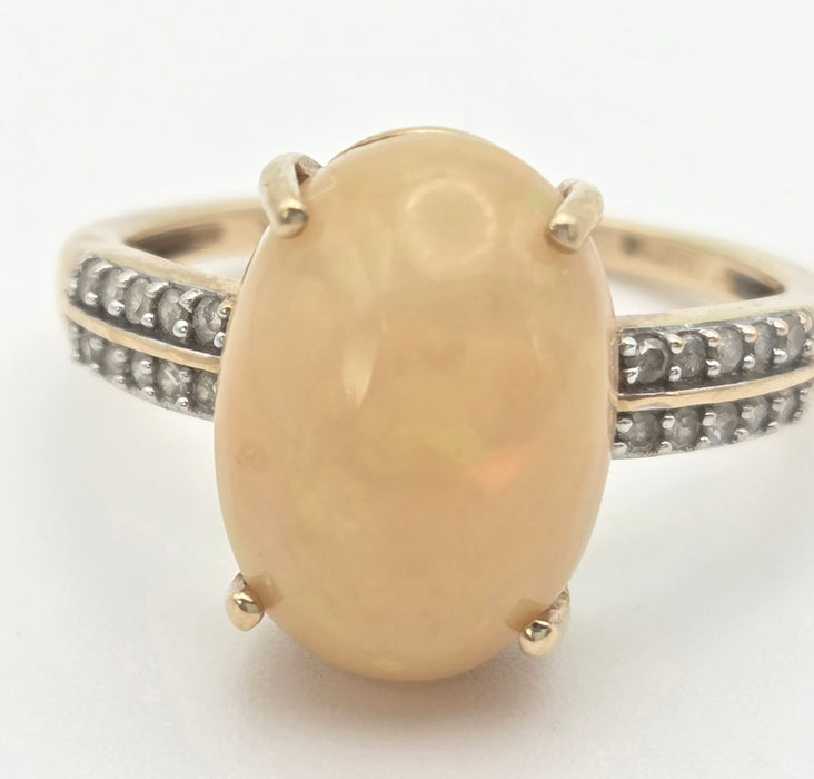 6467 Vintage: 9ct Gold Oval cabochon White Opal 20 Natural Diamonds Cocktail Ring