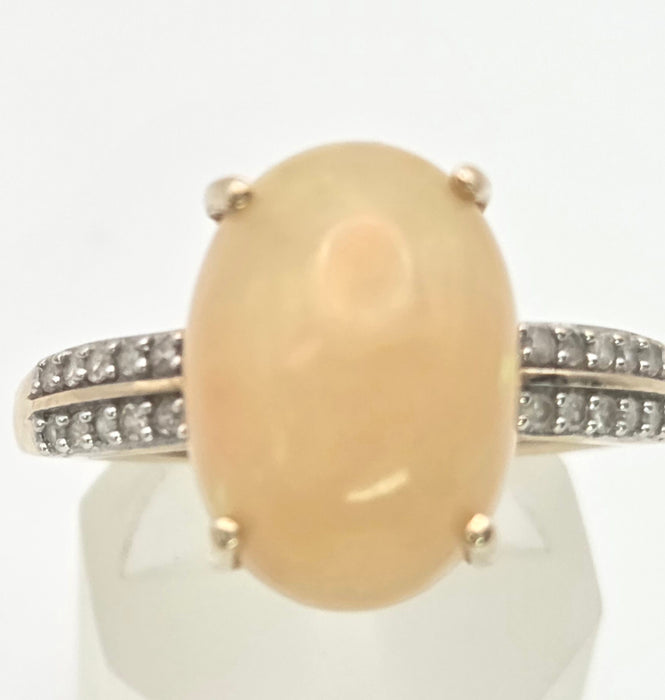 6467 Vintage: 9ct Gold Oval cabochon White Opal 20 Natural Diamonds Cocktail Ring