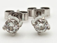 Cargar imagen en el visor de la galería, 1060 Vintage; 18ct White Gold Round Full Cut Diamonds {0.41ct)  Solitaire Stud Earrings

