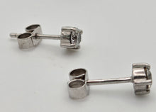 Cargar imagen en el visor de la galería, 1060 Vintage; 18ct White Gold Round Full Cut Diamonds {0.41ct)  Solitaire Stud Earrings
