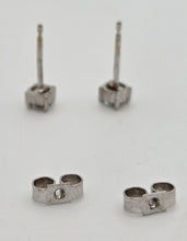 Cargar imagen en el visor de la galería, 1060 Vintage; 18ct White Gold Round Full Cut Diamonds {0.41ct)  Solitaire Stud Earrings
