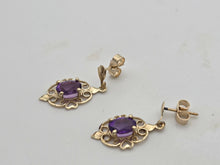 Cargar imagen en el visor de la galería, 2067 Vintage: 9ct Gold Purple Amethysts Drop/Dangle Stud Earrings
