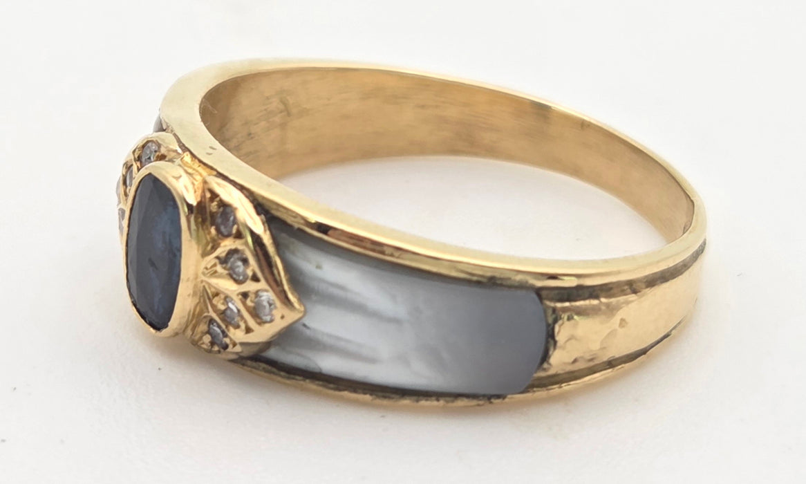 Vintage: 18ct Yellow Gold Sapphire, Diamond & Mother of Pearl Art Deco Style Ring