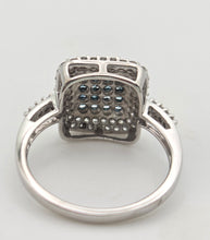 Cargar imagen en el visor de la galería, 2117 Vintage: 9ct White Gold Blue &amp; White Natural Diamonds Encrusted ring
