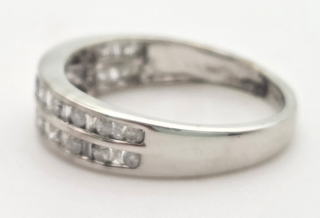 6456:  Vintage: 9ct White Gold 22 Natural Diamonds Tiered Stacker/ Dress Ring