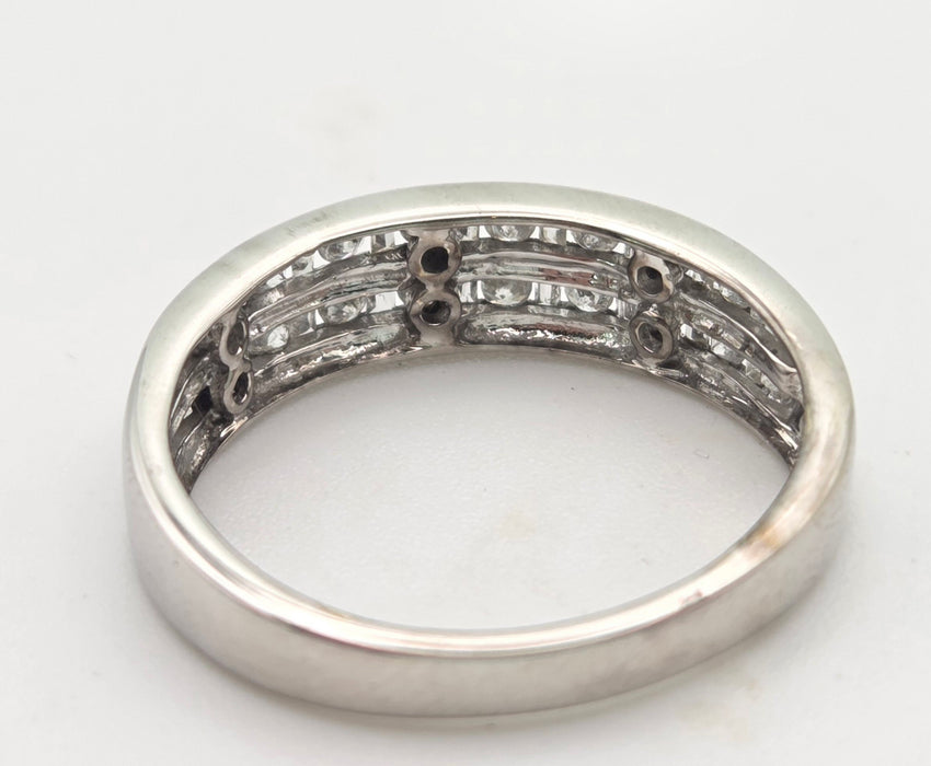 6456:  Vintage: 9ct White Gold 22 Natural Diamonds Tiered Stacker/ Dress Ring