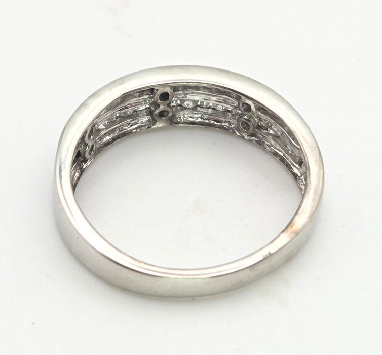6456:  Vintage: 9ct White Gold 22 Natural Diamonds Tiered Stacker/ Dress Ring