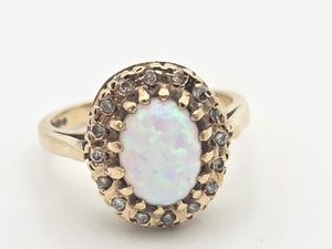 2247 Vintage: 9ct Gold Cabochon White Opal 16 Diamonds Cluster Ring