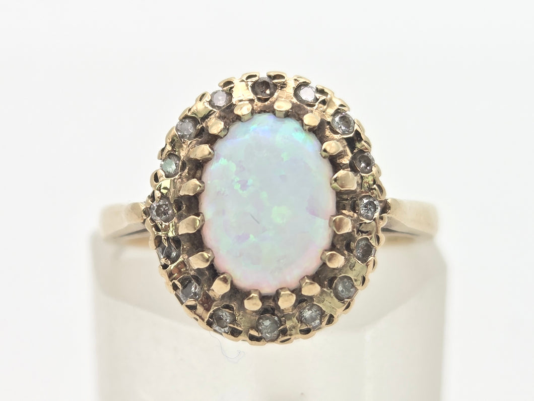 2247 Vintage: 9ct Gold Cabochon White Opal 16 Diamonds Cluster Ring