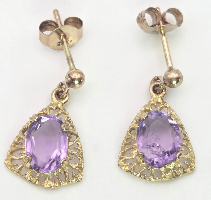 1174: Vintage: 9ct Yellow Gold Amethyst Filigree Drop Stud Earrings