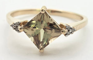 2223 Vintage: 9ct Gold Square Cut Peridot 6 Natural Diamonds Dress Ring