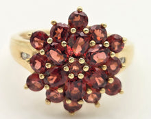 Cargar imagen en el visor de la galería, 2224 Vintage: 9ct Gold Large 21 Almandine Garnets  Floral Cluster Ring
