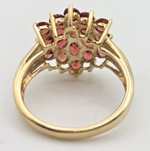 Cargar imagen en el visor de la galería, 2224 Vintage: 9ct Gold Large 21 Almandine Garnets  Floral Cluster Ring
