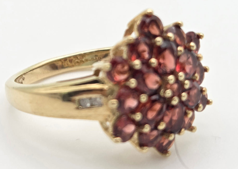 6414 Vintage: 9ct Gold Large 21 Almandine Garnets  Floral Cluster Ring